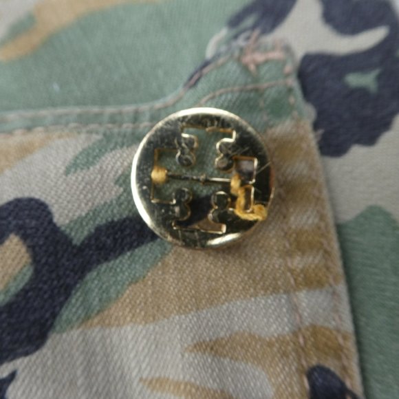 27x23 Tory Burch Designer Cropped Camo Jean Cotton Spandex Gold Logo Hardware - Picture 3 of 12